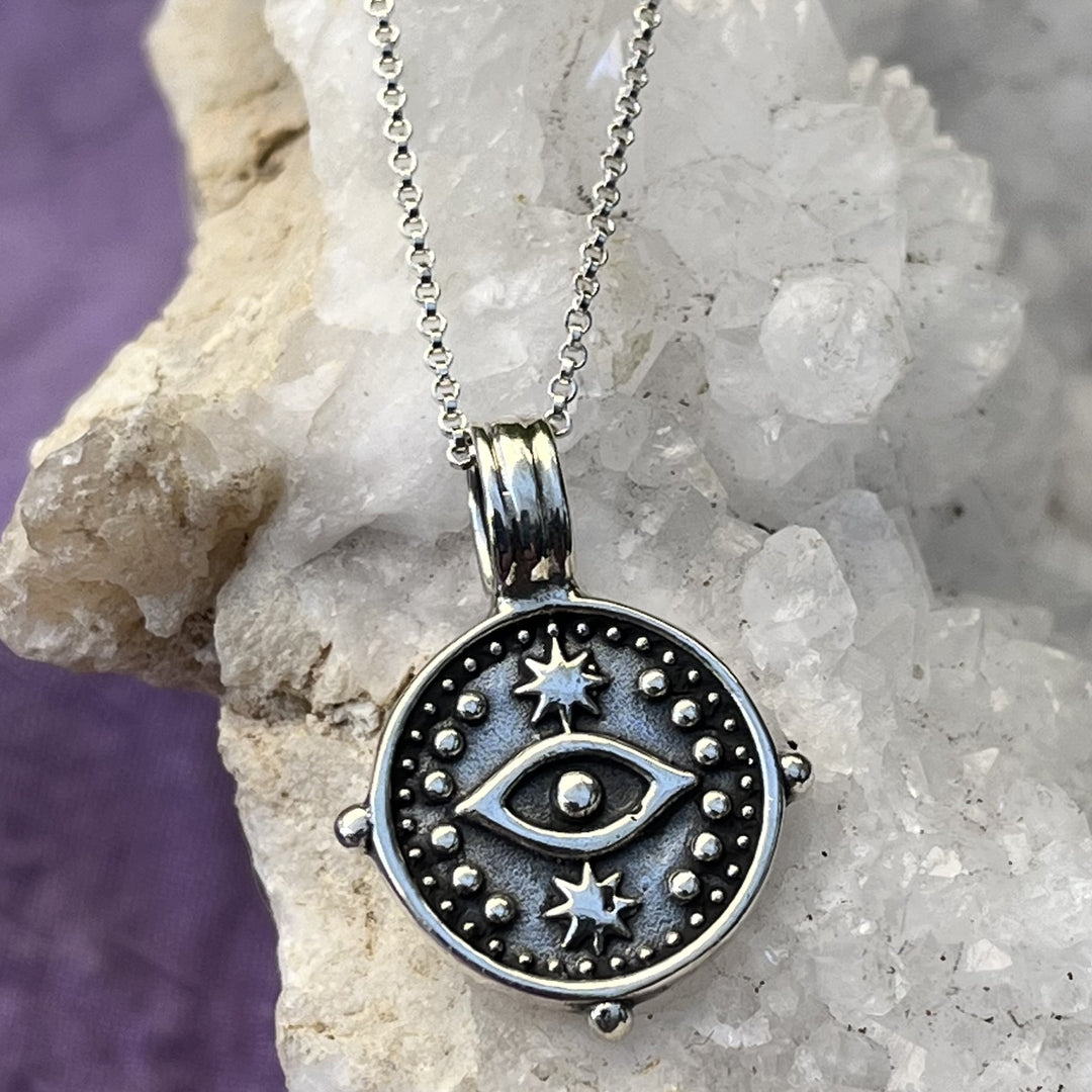 Necklace Eye of Protection on Fine Chain