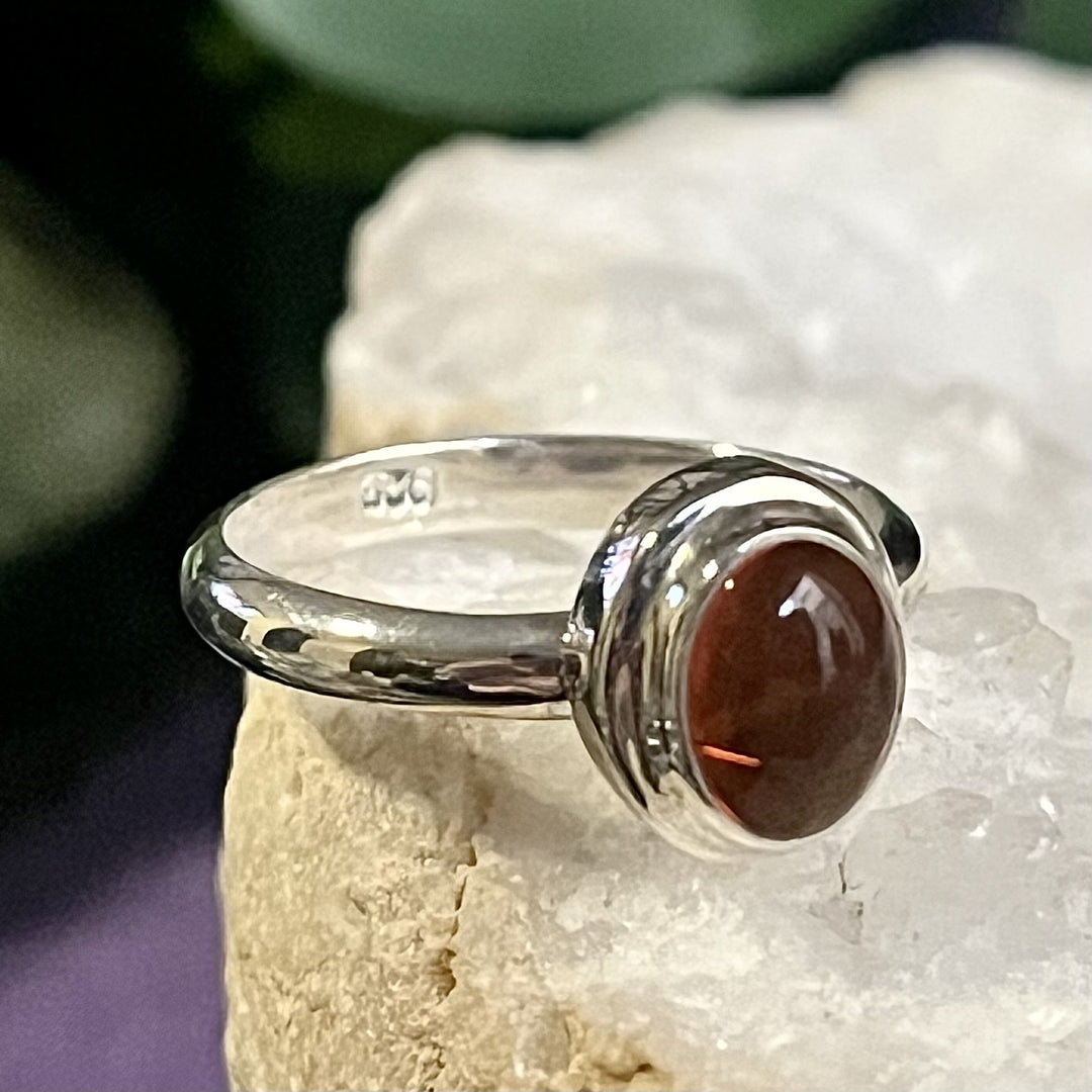 Ring Amber Oval 0.8 cm