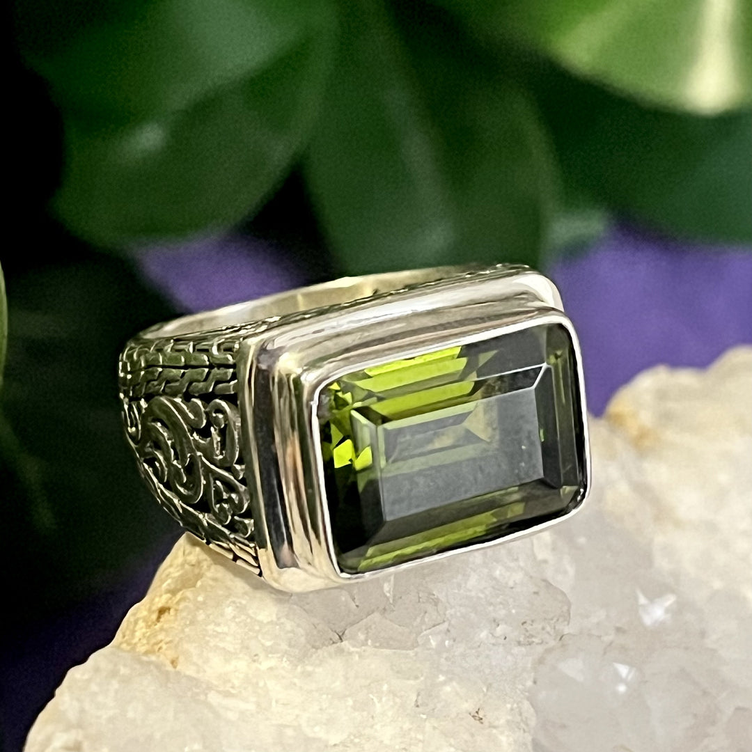 Ring Peridot Rectangle Facet 1.5 cm