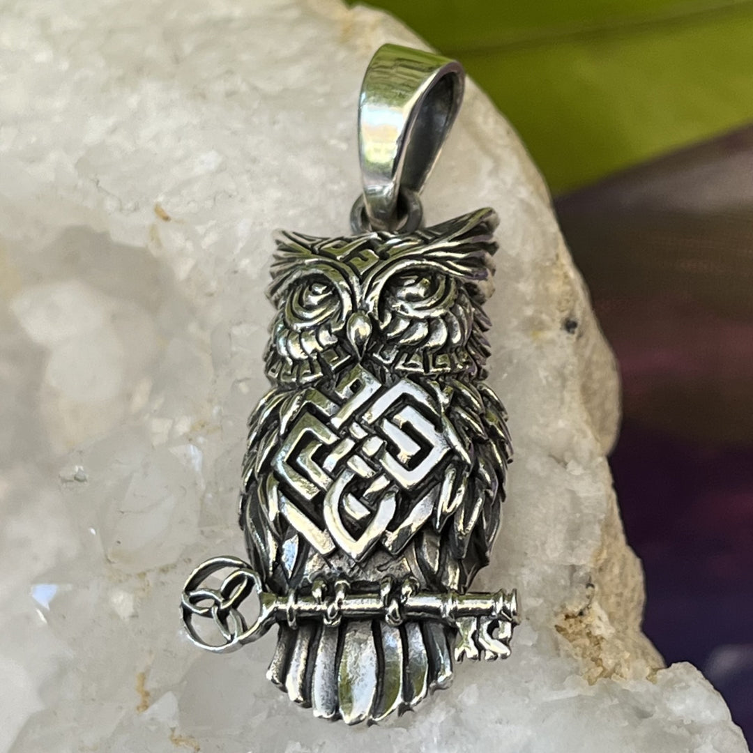 Pendant Owl with Key 3.5 cm