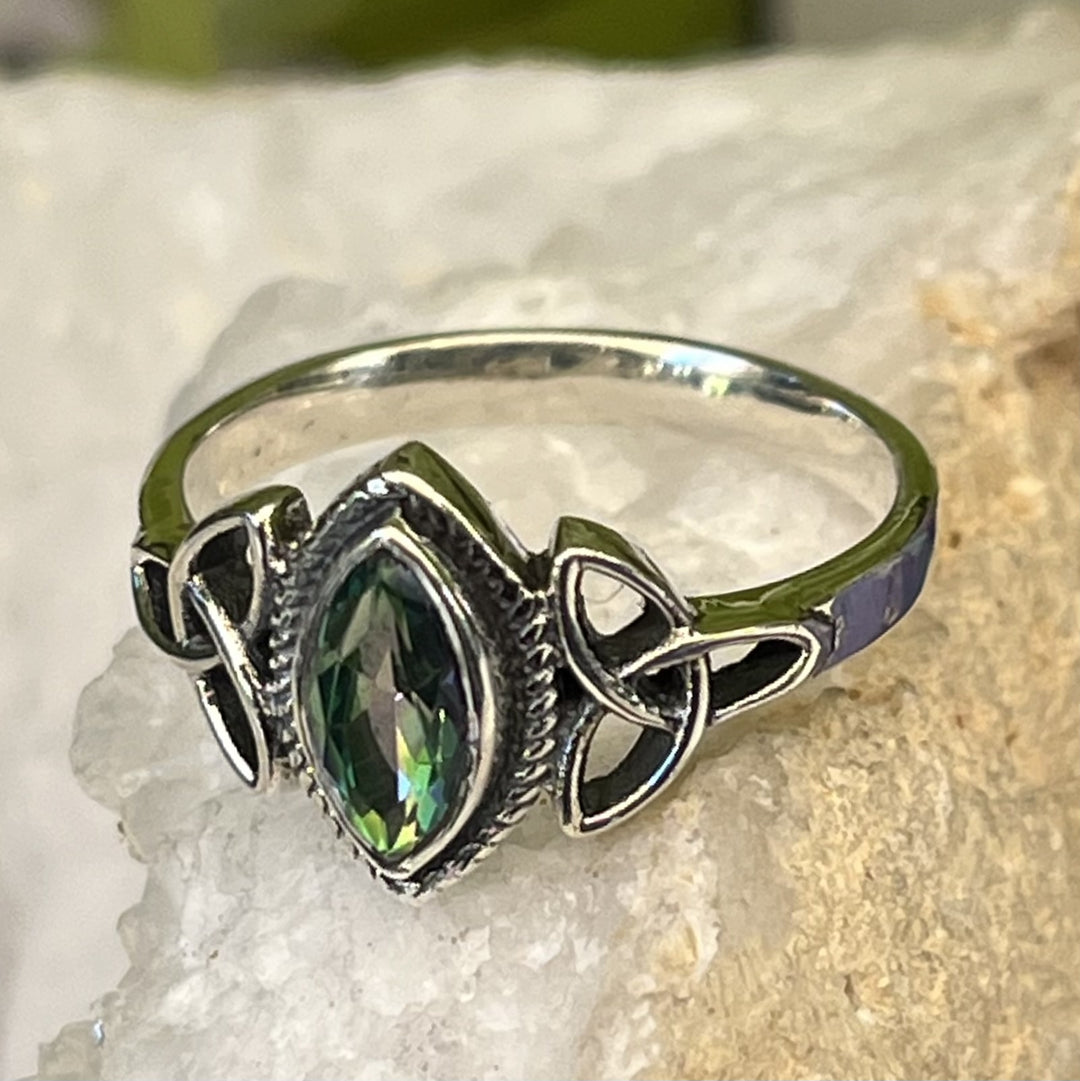 Ring Mystic Topaz Marquise Triquetra 0.7 cm