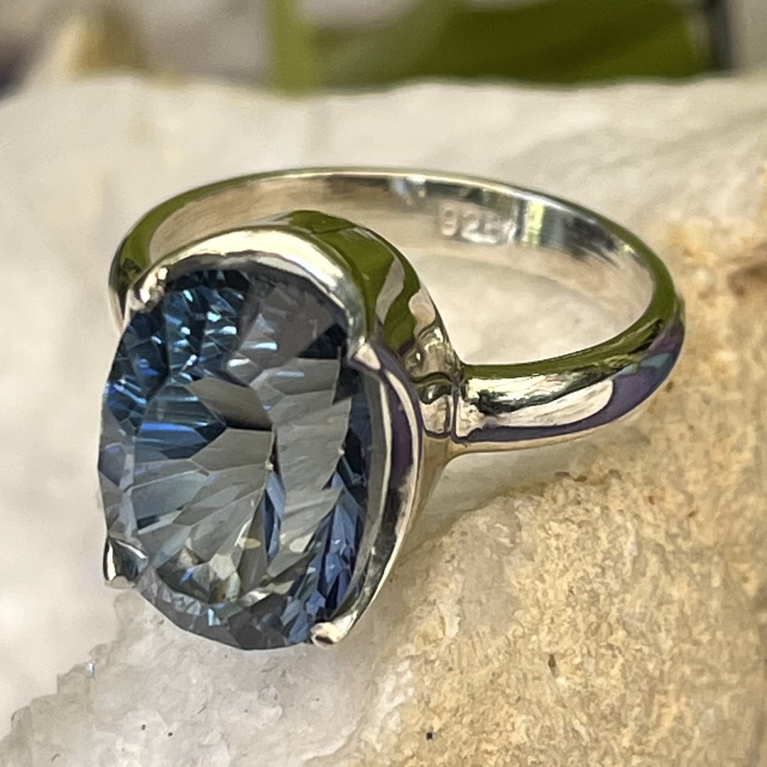 Ring Blue Topaz Oval Facet 1.4 cm