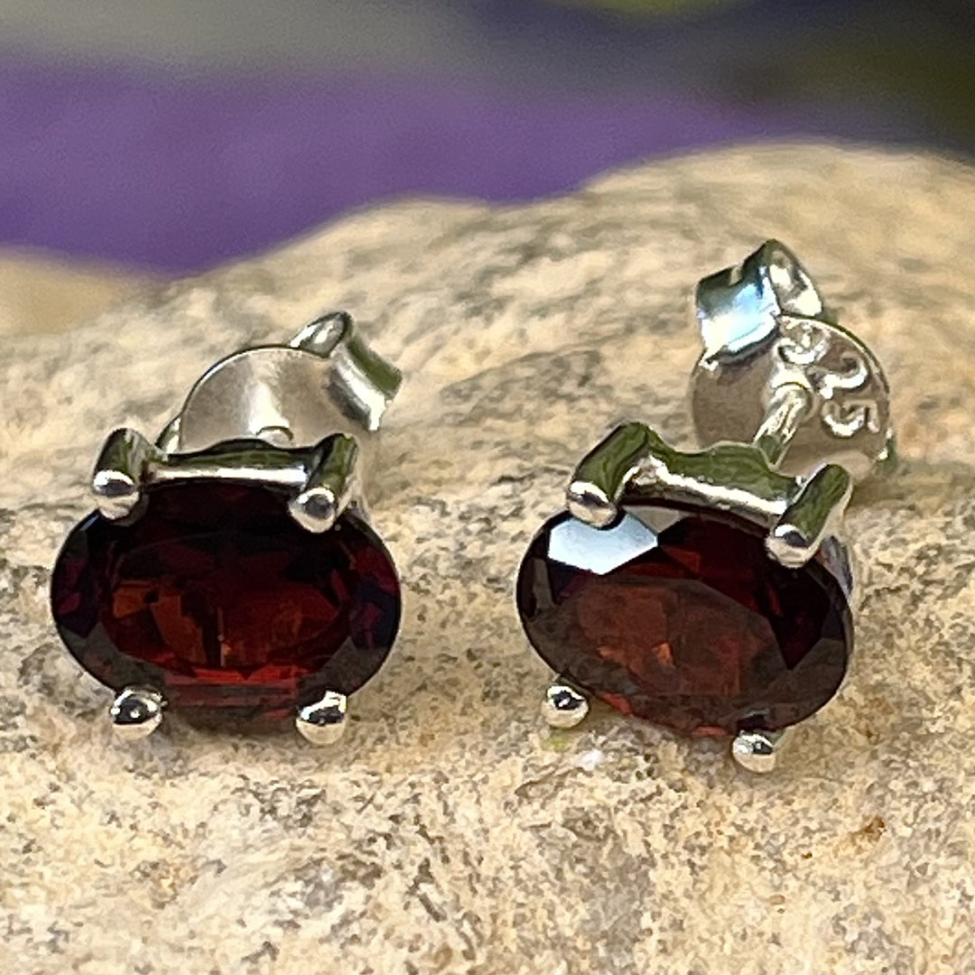 Earrings Garnet Oval Studs Faceted 0.8 cm