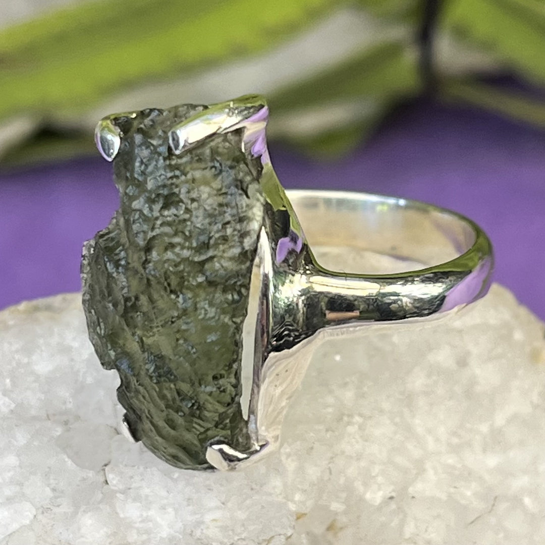 Ring Moldavite Raw 2.1 cm