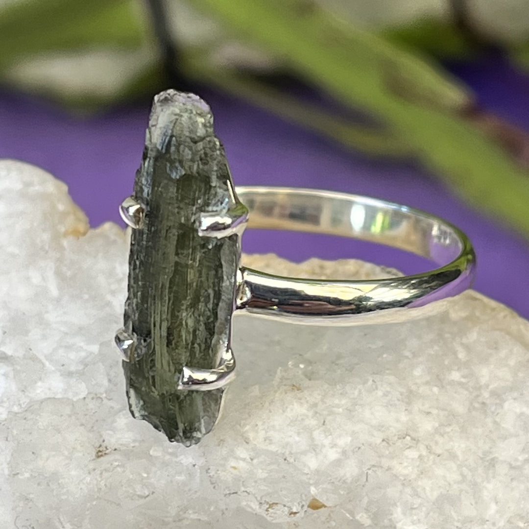 Ring Moldavite Raw 2.0 cm