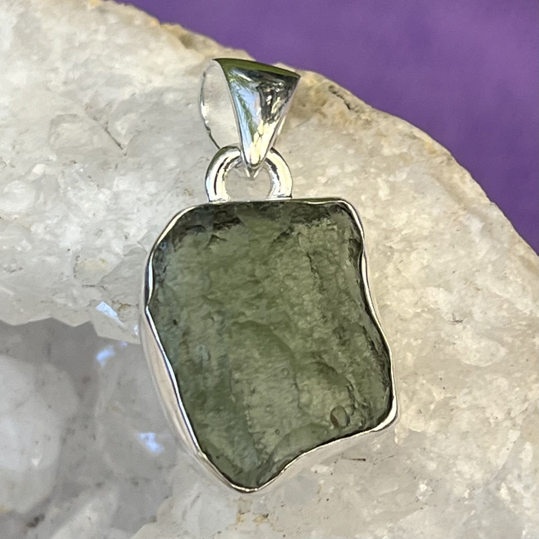 Pendant Moldavite Raw 2.5 cm | Carpe Diem WIth Remi