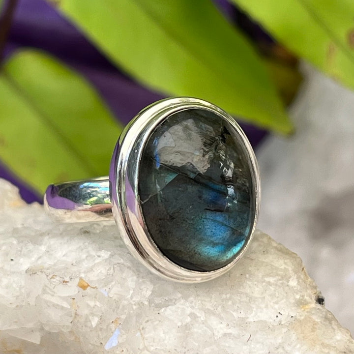 Ring Blue Labradorite Oval 1.4 cm