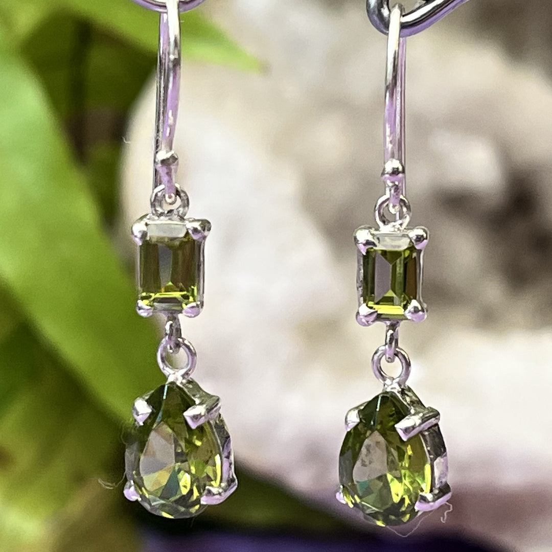 Stud Earrings Peridot 2 Stone Facet