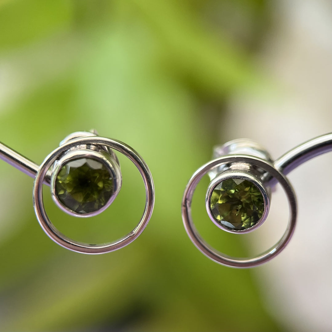 Stud Earrings Peridot Round Facet 0.4 cm