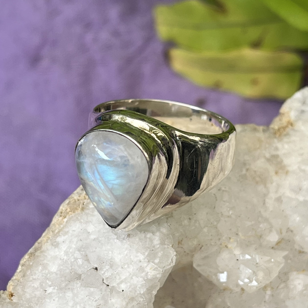 Ring Rainbow Moonstone Teardrop 1.50 cm