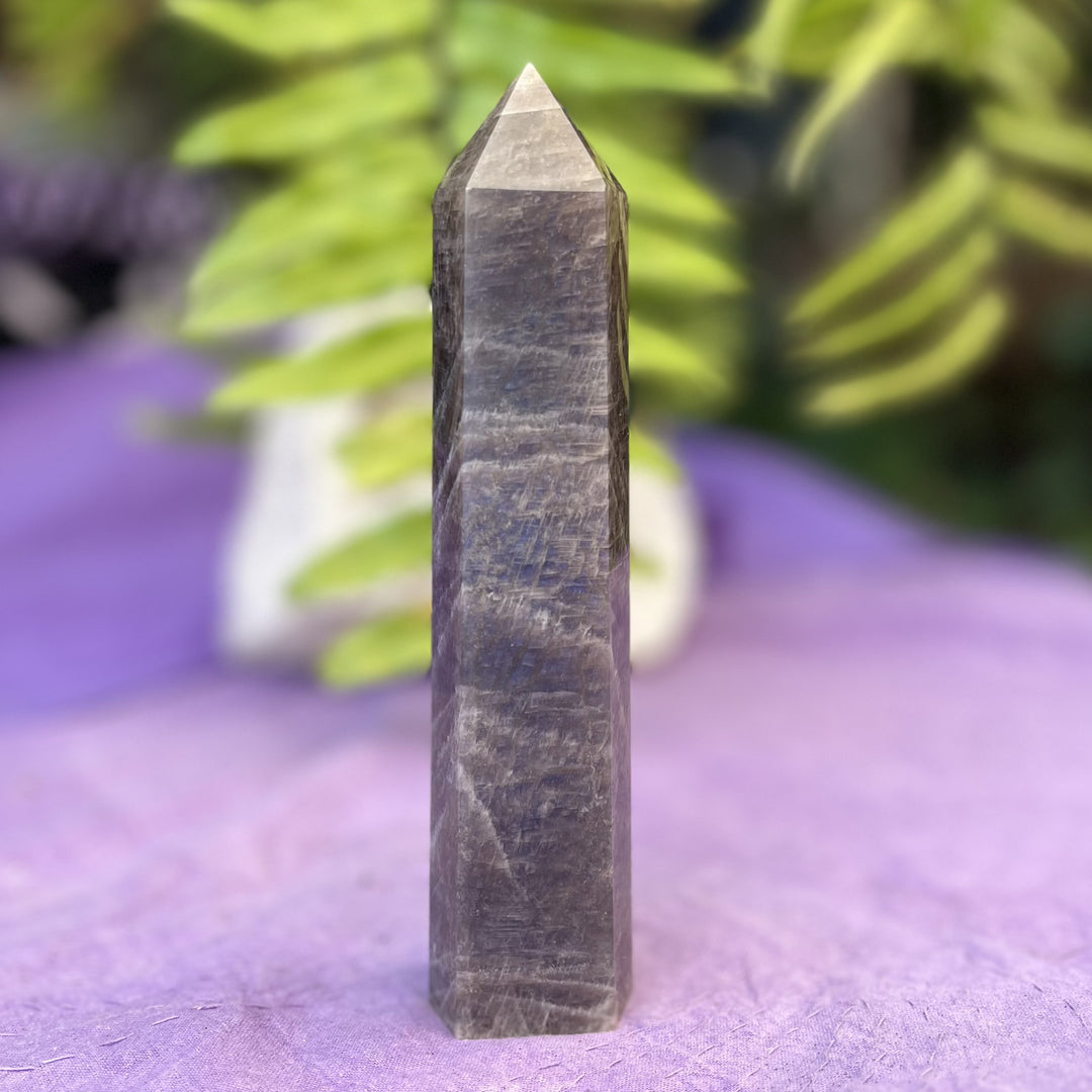 Tower Black Moonstone 16 cm
