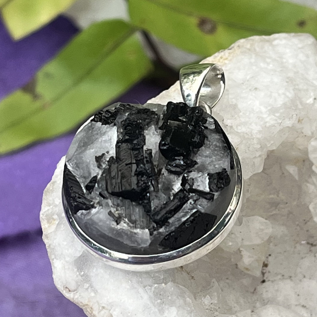 Pendant Tourmalinated Quartz Round Raw 3.8 cm