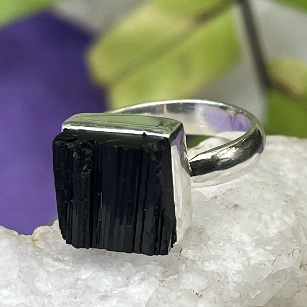 Ring Black Tourmaline Square Raw 1.1 cm