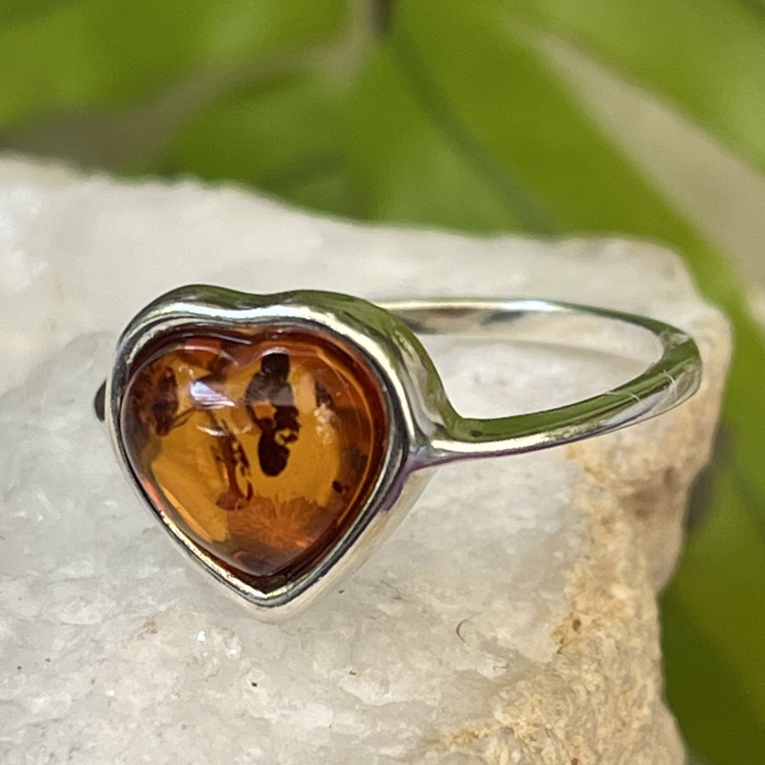 Ring Amber Heart 0.7 cm