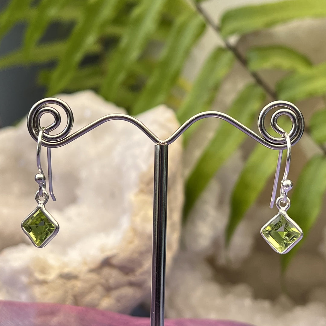 Earrings Peridot Faceted 2.4 cm