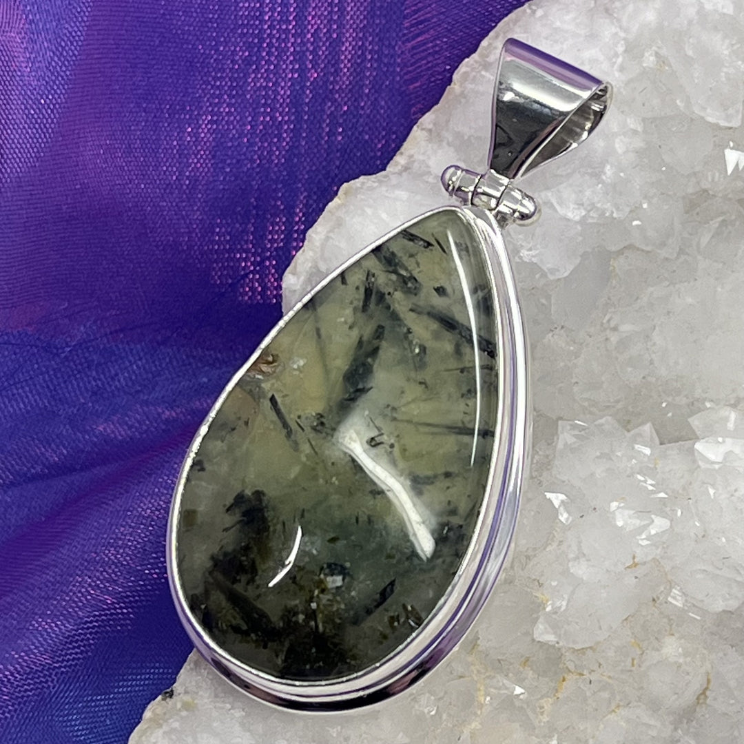 Pendant Prehnite Teardrop S/S 5.4 cm