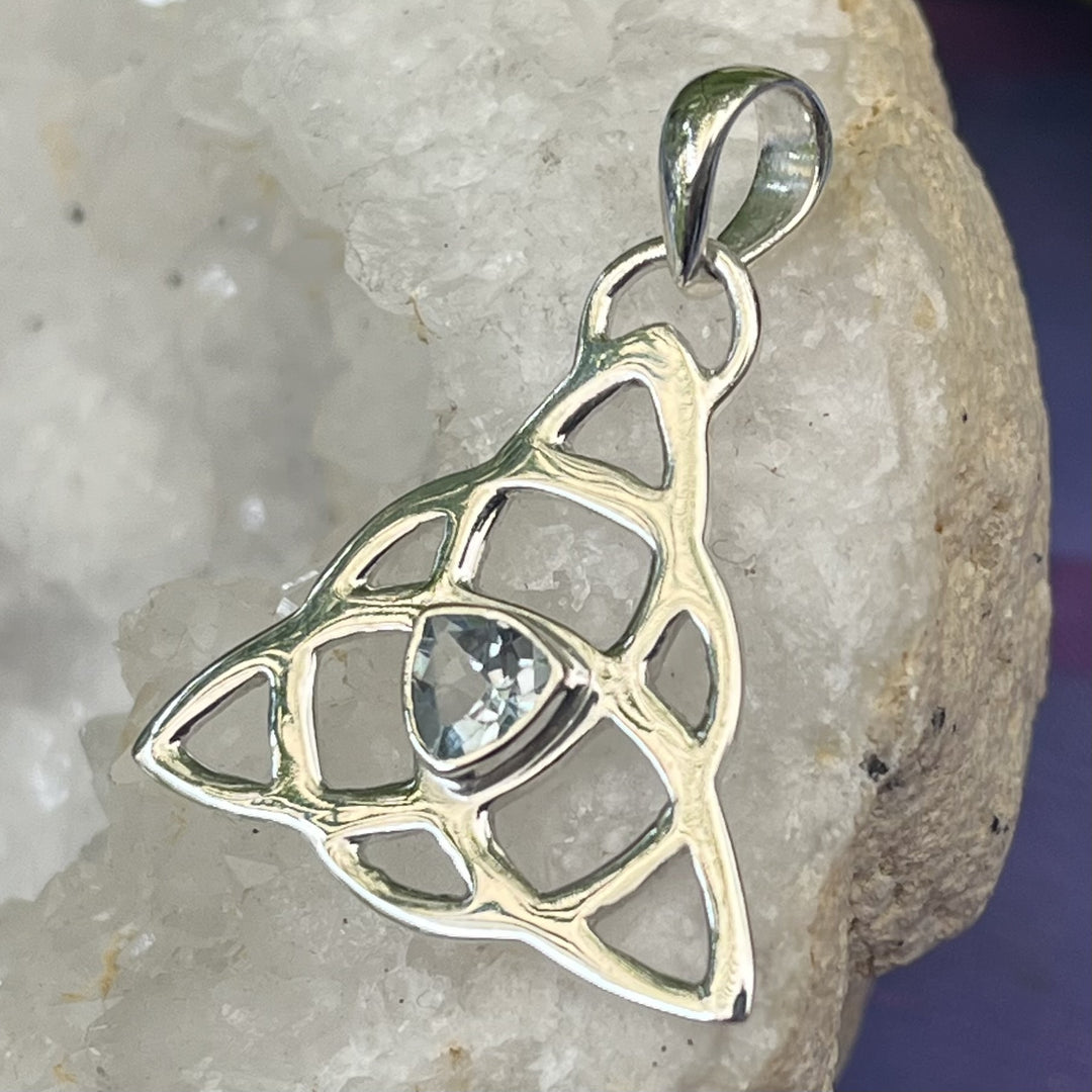 Pendant Blue Topaz Triquetra Faceted