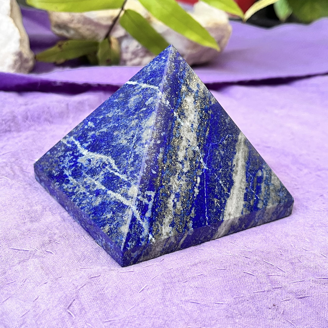Pyramid Lapis 9.1 cm