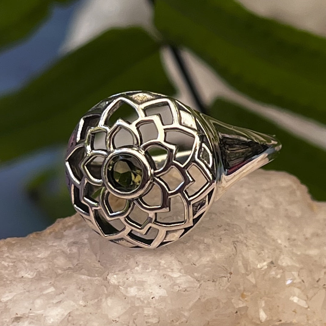 Ring Moldavite Lotus Faceted 0.3 cm