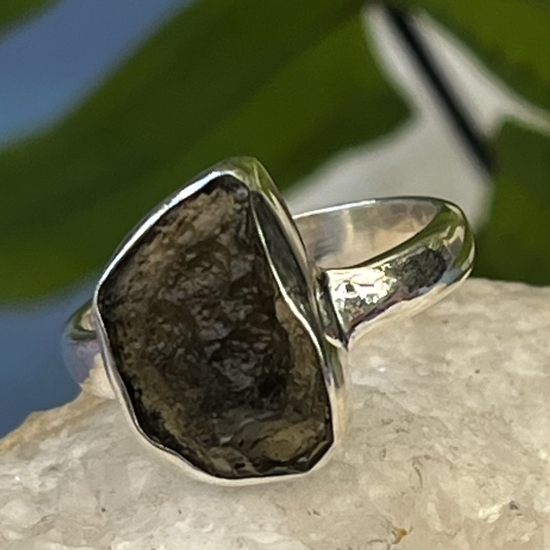 Ring Moldavite Raw 1.1 cm