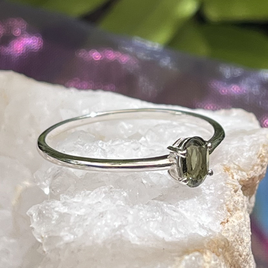 Ring Moldavite Oval Faceted 0.5 cm