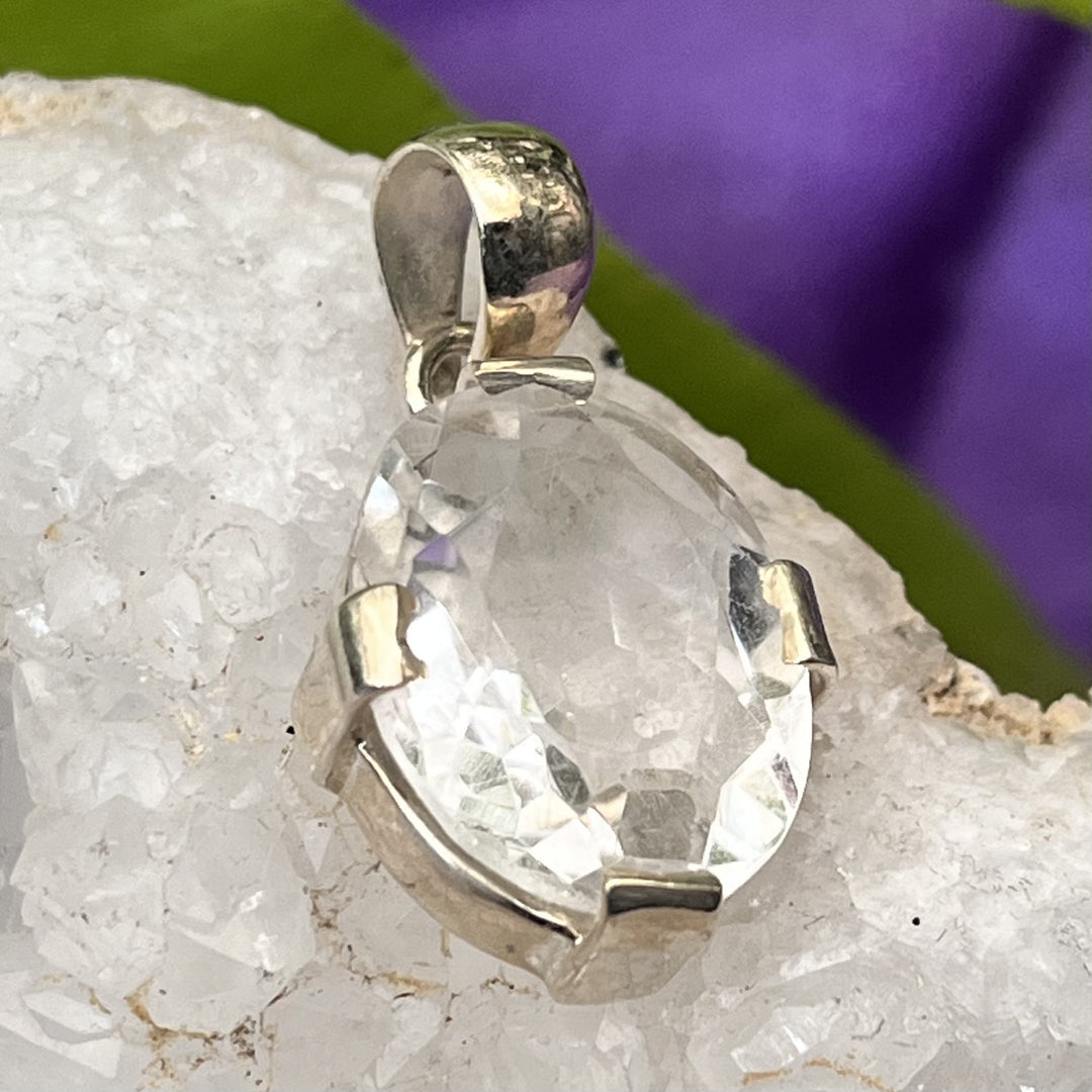 Pendant Clear Quartz Oval Faceted 3.0 cm