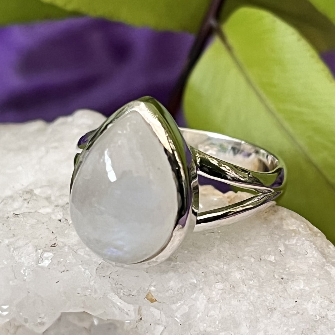 Ring Rainbow Moonstone Teardrop 14 mm