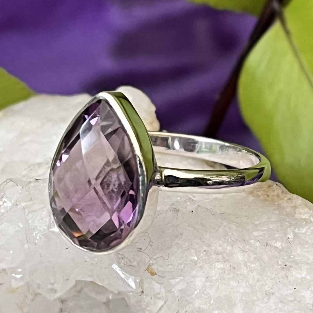 Ring Amethyst Teardrop Faceted 1.30 cm