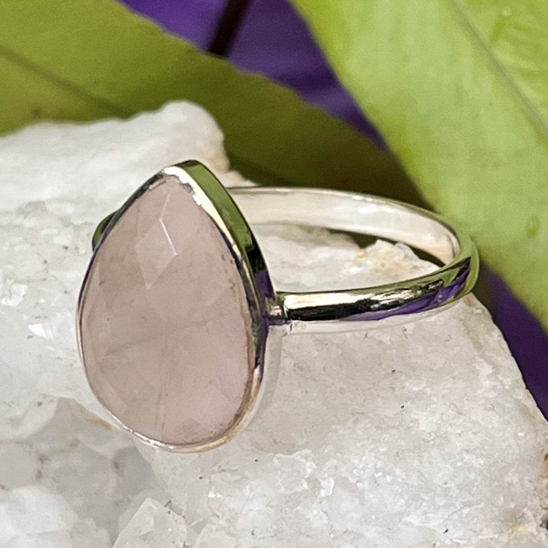 Ring Rose Quartz Teardrop Faceted 1.3 cm