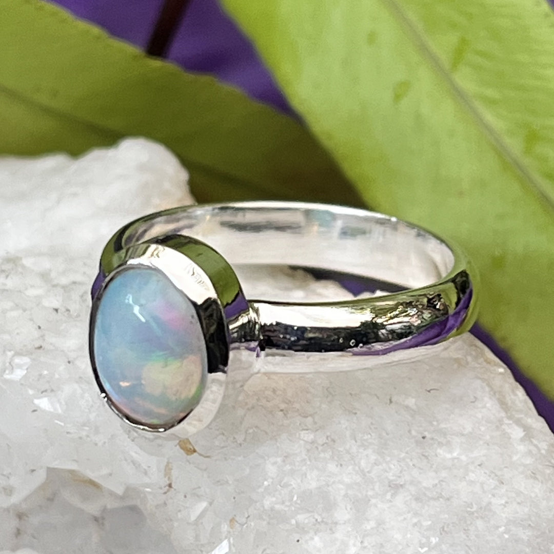 Ring Ethiopian Opal Oval 0.7 cm