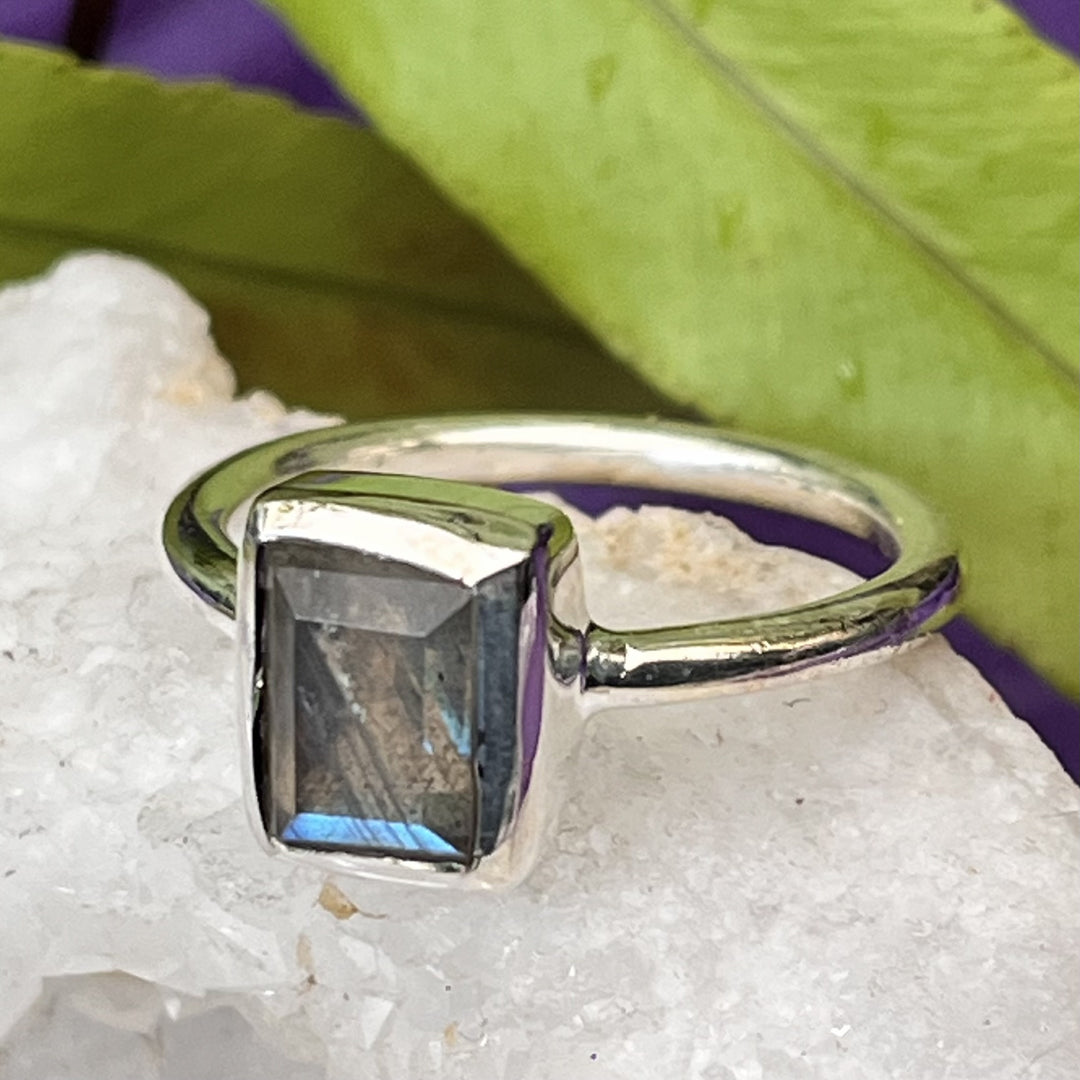 Ring Labradorite Rectangle 0.7 cm