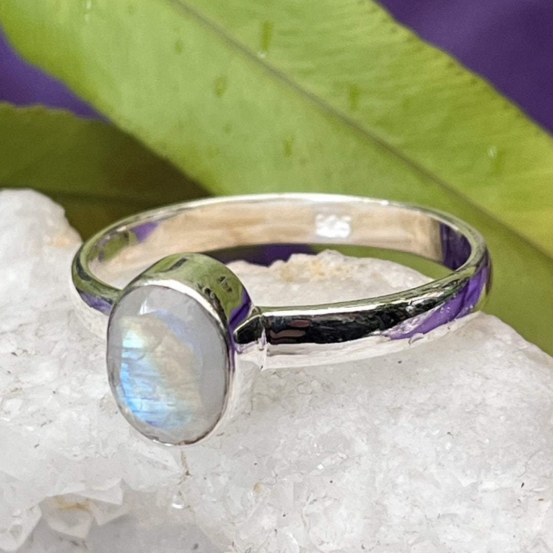 Ring Rainbow Moonstone Oval 10 mm