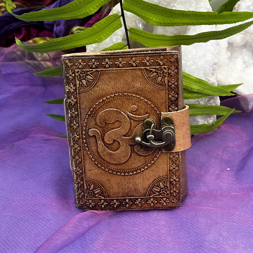 Journal Leather Om Single Clasp 12.5 cm