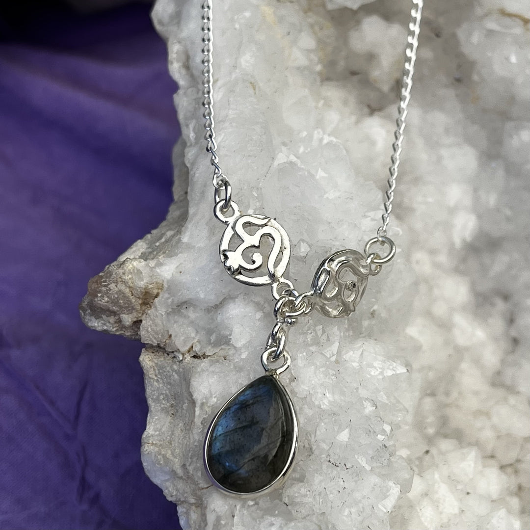 Necklace Labradorite Teardrop Om 1.8 cm