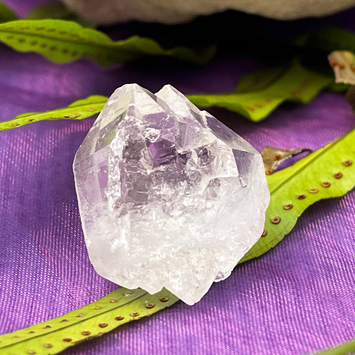 Point Clear Quartz Twin Double Terminated 3.1 cm