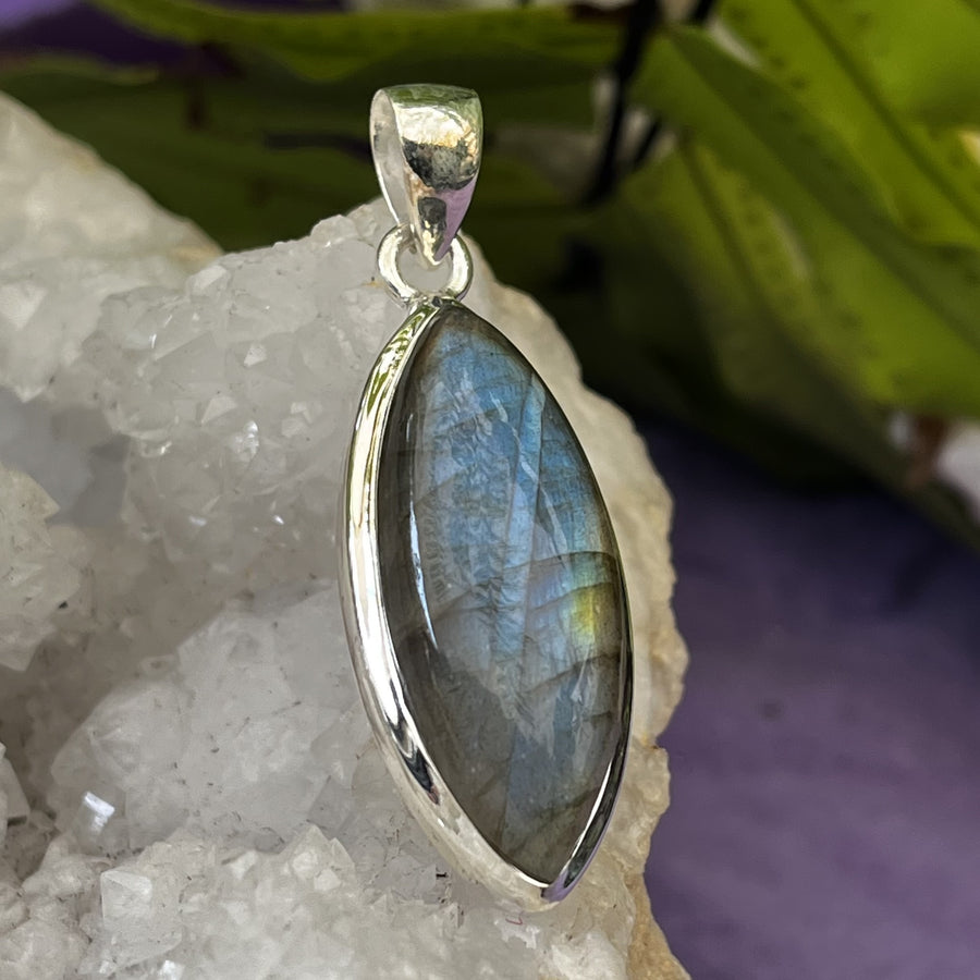 Pendant Labradorite Marquise 4.1 cm | Carpe Diem With Remi