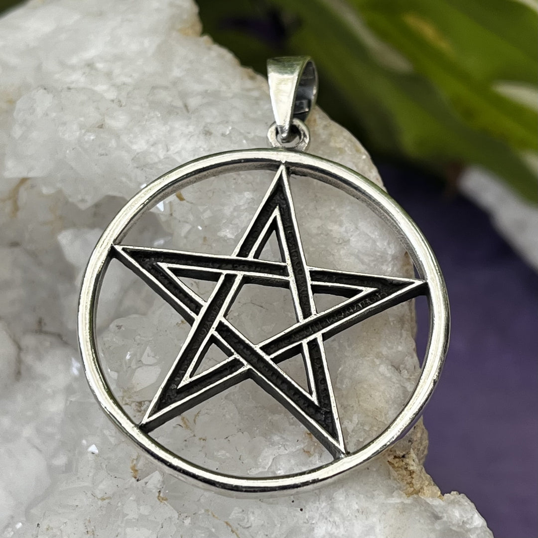 Pendant Pentagram Round 4.4 cm | Carpe Diem With Remi