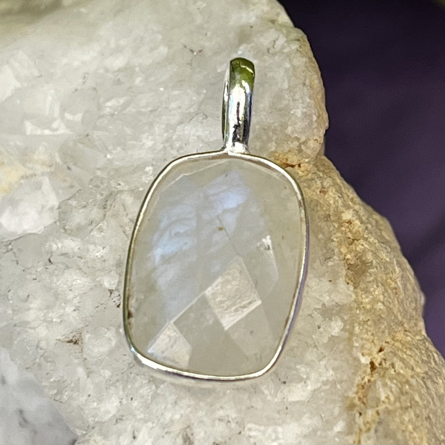 Pendant Rainbow Moonstone Rectangle Facet 2.2 cm | Carpe Diem With Remi