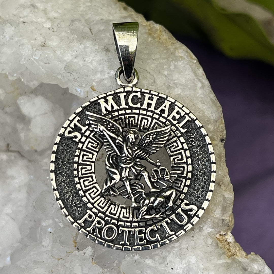 Pendant Archangel Michael Round 3.7 cm | Carpe Diem With Remi