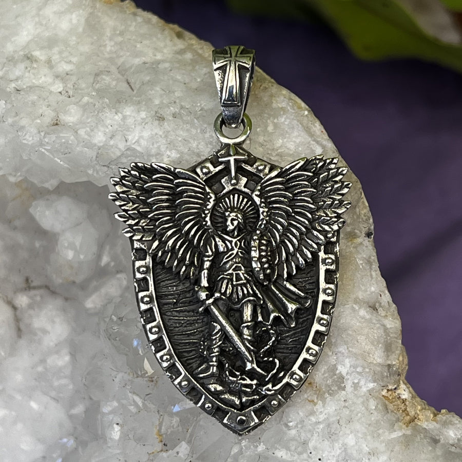 Pendant Archangel Michael Shield 3.8 cm | Carpe Diem With Remi