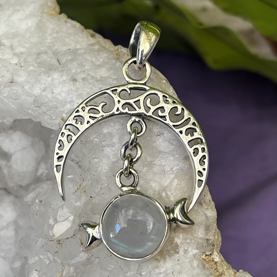 Pendant Moonstone on Moon Round 3.7 cm | Carpe Diem With Remi