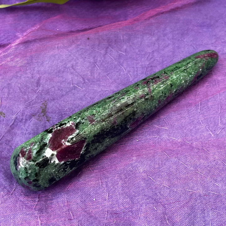 Wand Ruby in Zoisite Tapered 12 cm | Carpe Diem With Remi
