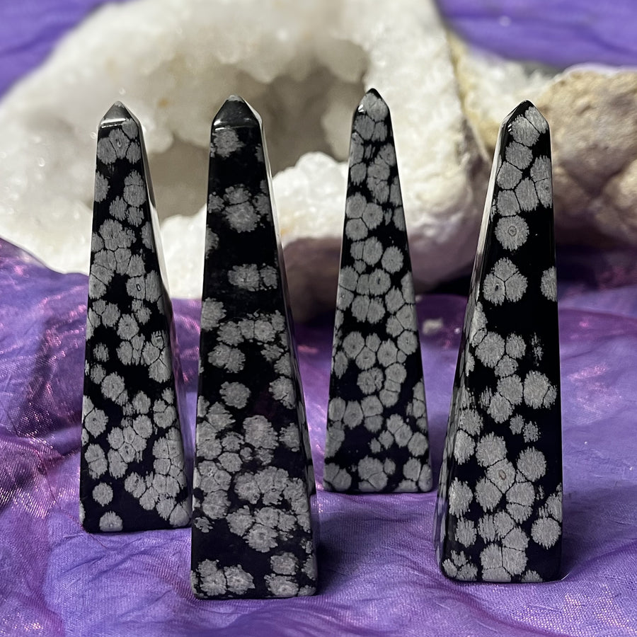 Obelisk Snowflake Obsidian 8.8 cm | Carpe Diem With Remi