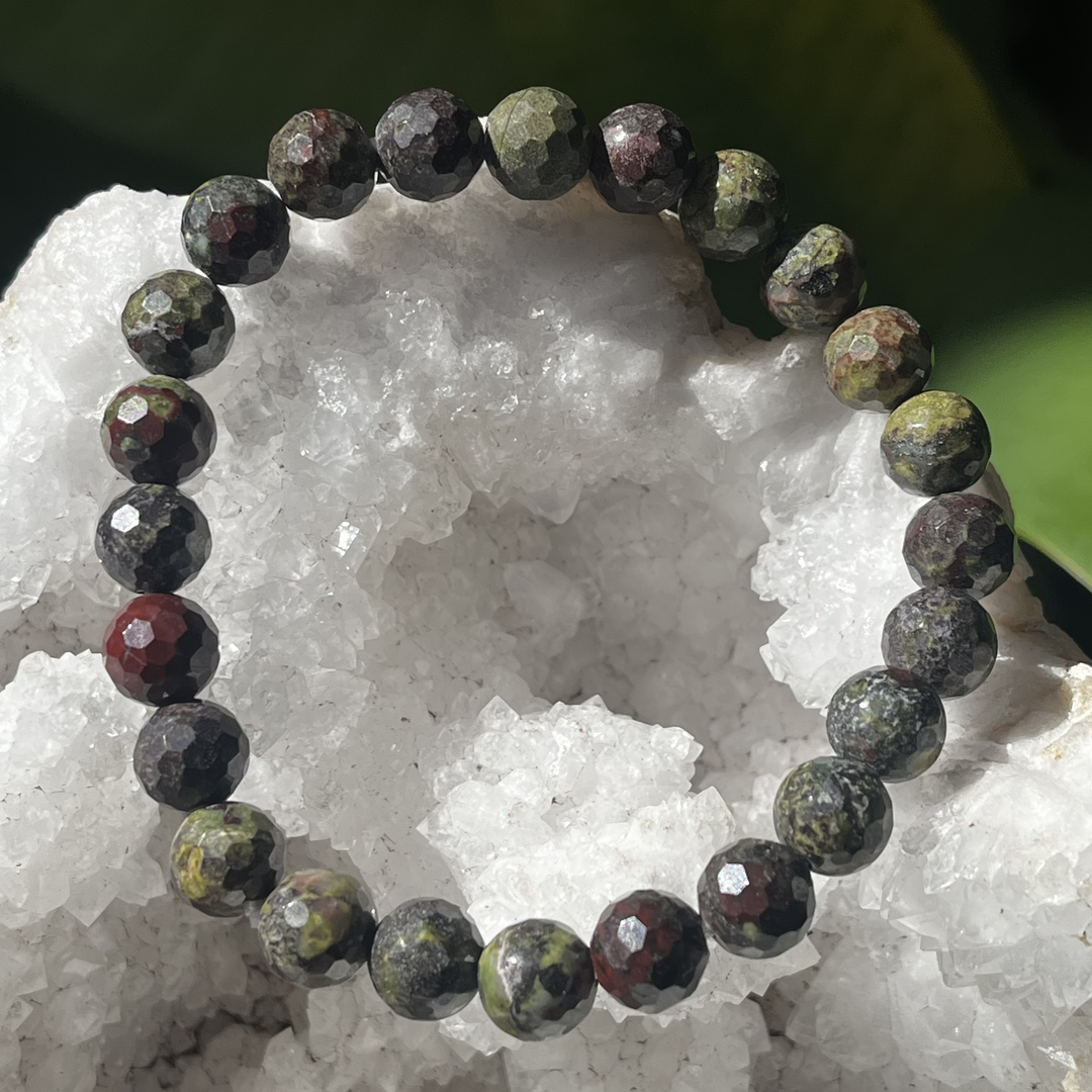 Bracelet Dragon Blood Faceted Beads 8 mm