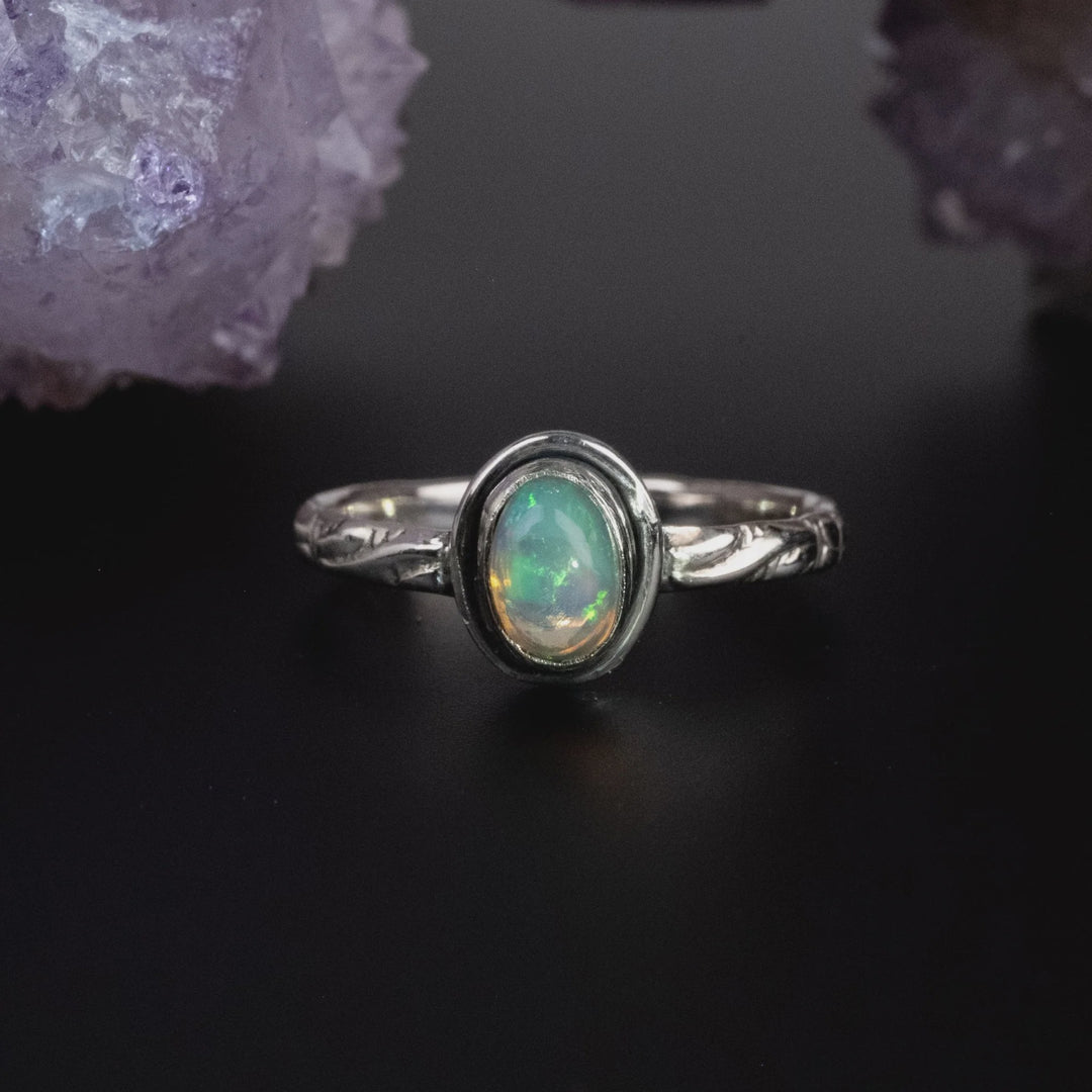 Ring Ethiopian Opal Oval Mini