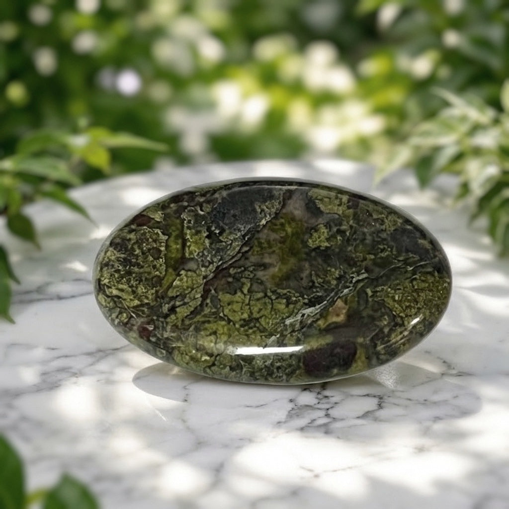 Palm Stone Dragons Blood 5.7 cm