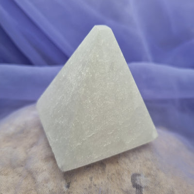 Selenite Pyramid 5 cm | Carpe Diem With Remi
