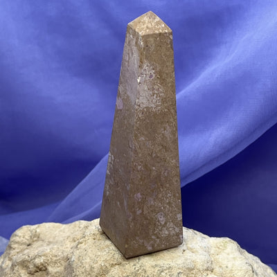 Obelisk Phosphosiderite 9.8 cm | Carpe Diem With Remi