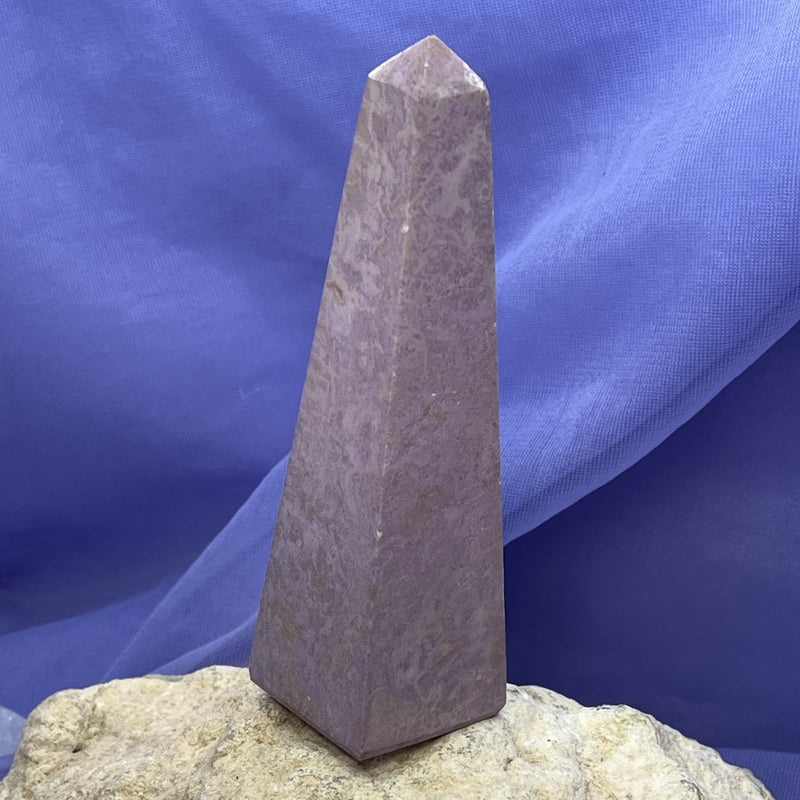 Obelisk Phosphosiderite 10.9 cm | Carpe Diem With Remi