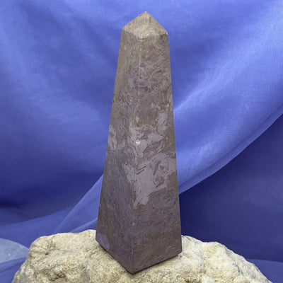 Obelisk Phosphosiderite 12.3 cm | Carpe Diem With Remi